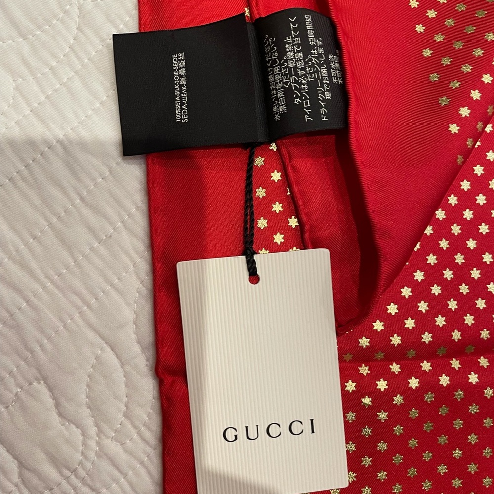 Authentic Gucci Red Gold Star Print with  Guccy logo scarf. - Picture 7 of 10